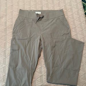 Women’s hiking pants- Columbia M